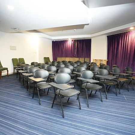 Parkside Plaza Muscat Ξενοδοχείο Εξωτερικό φωτογραφία