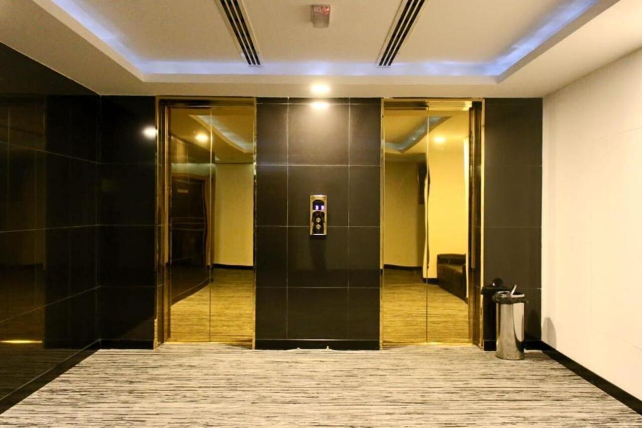 Parkside Plaza Muscat Ξενοδοχείο Εξωτερικό φωτογραφία