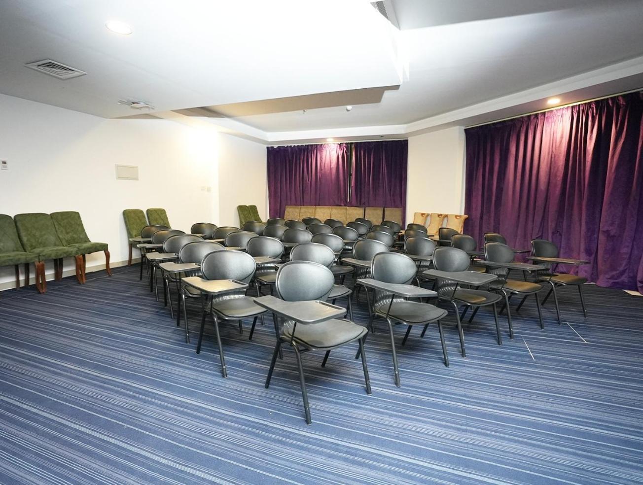 Parkside Plaza Muscat Ξενοδοχείο Εξωτερικό φωτογραφία