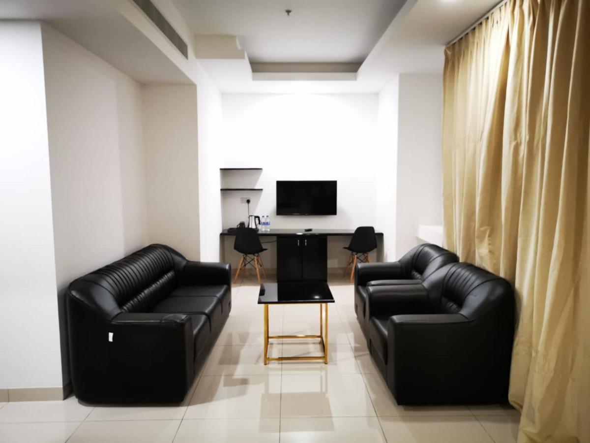 Parkside Plaza Muscat Ξενοδοχείο Εξωτερικό φωτογραφία