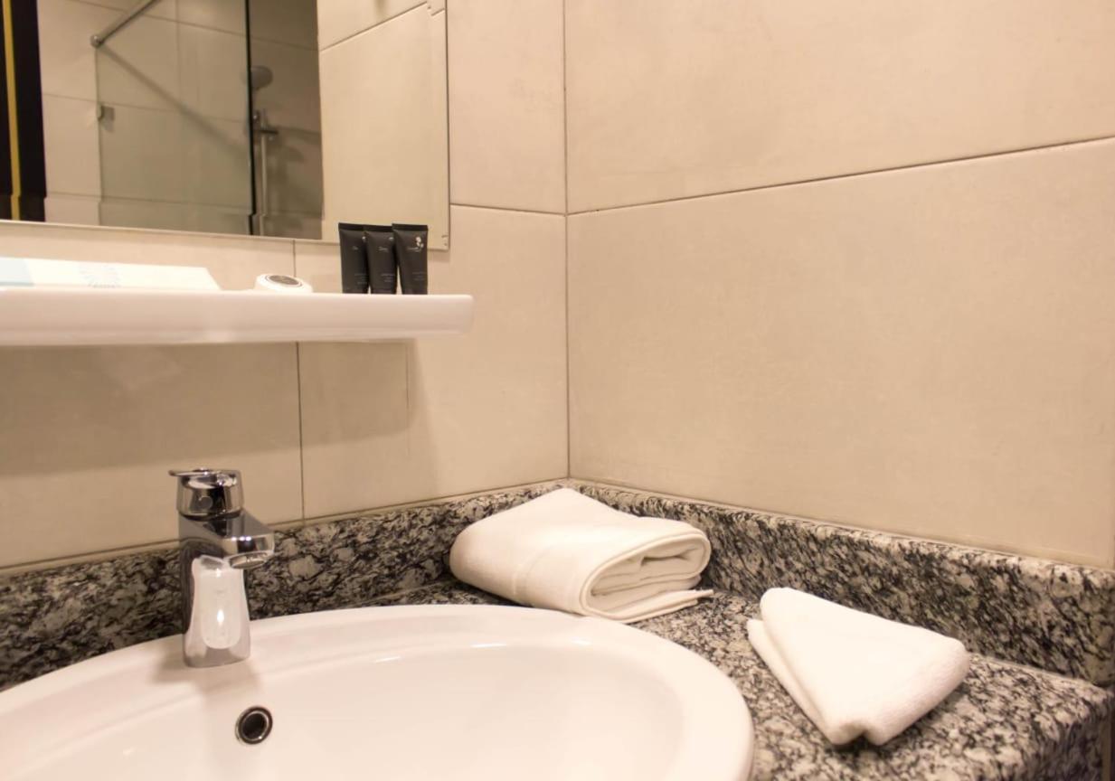 Parkside Plaza Muscat Ξενοδοχείο Εξωτερικό φωτογραφία